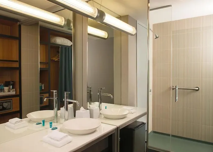 Aloft By Marriott Hotel 3*