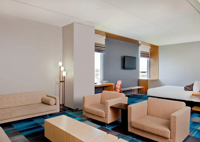 Aloft By Marriott Hotel 3*